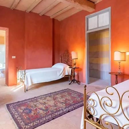 Palazzo Pozzo Bonelli 14, Emma *