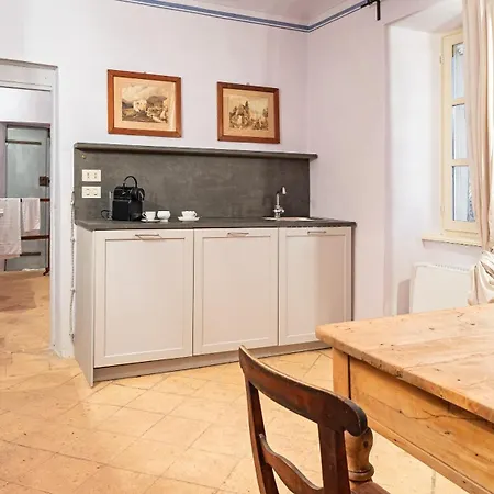 Villa Palazzo Pozzo Bonelli 14, Emma