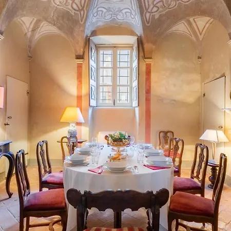 Villa Palazzo Pozzo Bonelli 14, Emma *