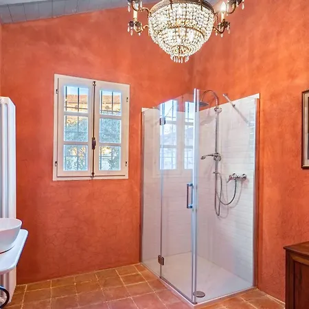 Villa Palazzo Pozzo Bonelli 14, Emma