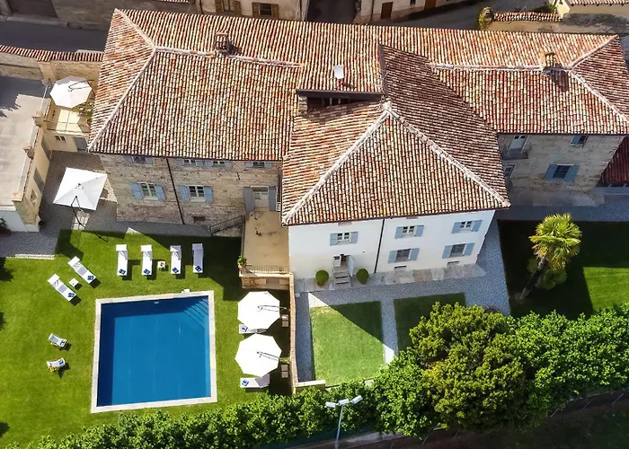 Villa Palazzo Pozzo Bonelli 14, Emma